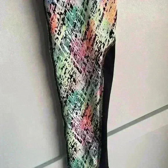 Victoria Secret  VSX Knockout Leggings size S Medium Rise Yoga - Picture 7 of 8